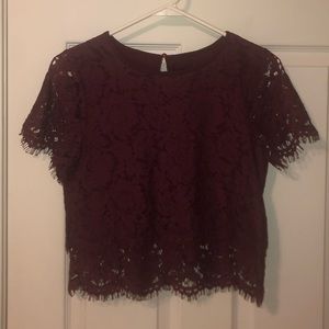 LULU’S Lace Cropped Top